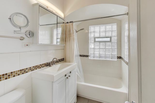 620 Elgin Avenue 2, Forest Park, IL 60130