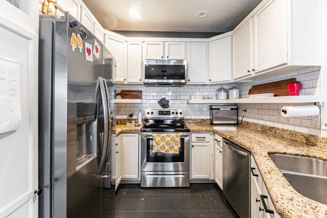 14073 S CHARDONNAY WAY, Riverton, UT 84065