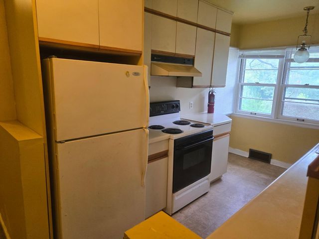 5740 Golden Valley Road, Golden Valley, MN 55422