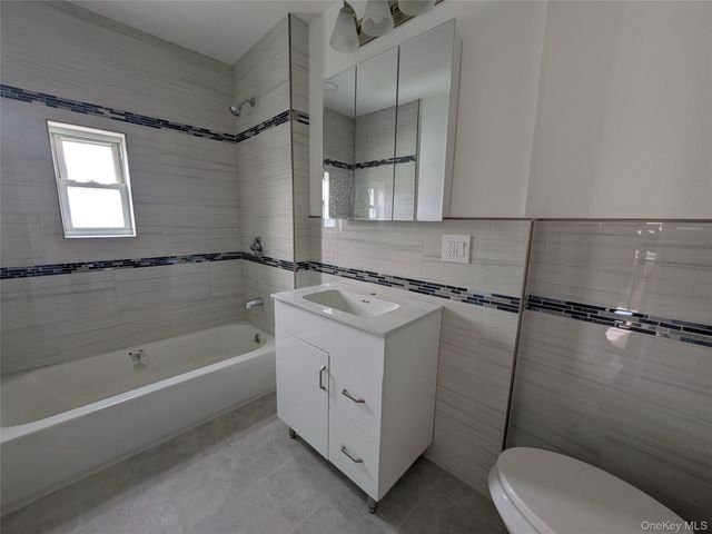 89-32 208th Street, Queens Village, NY 11427