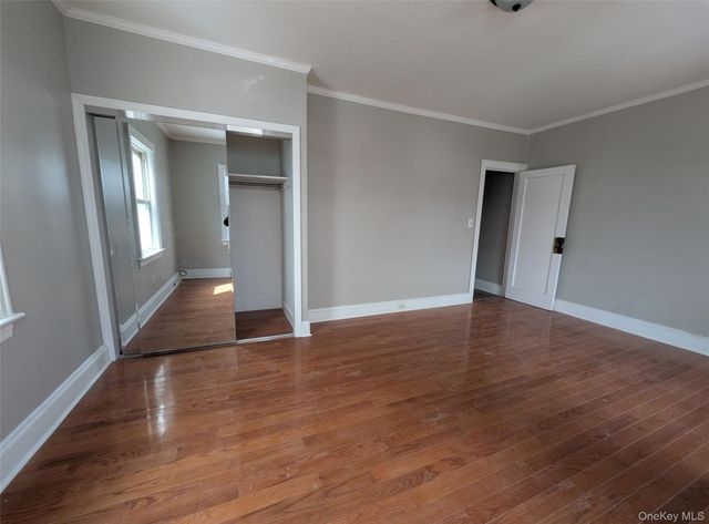 89-32 208th Street, Queens Village, NY 11427