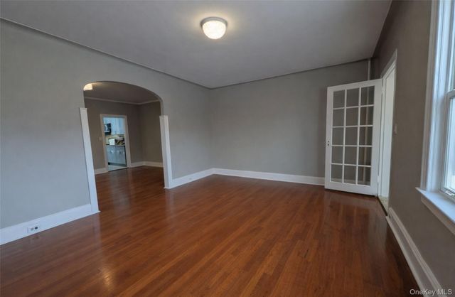 89-32 208th Street, Queens Village, NY 11427