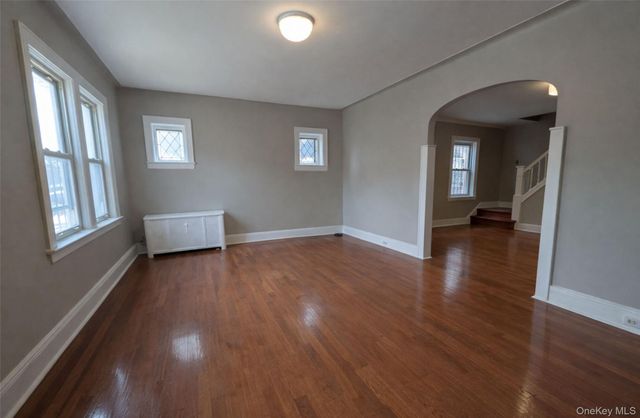 89-32 208th Street, Queens Village, NY 11427