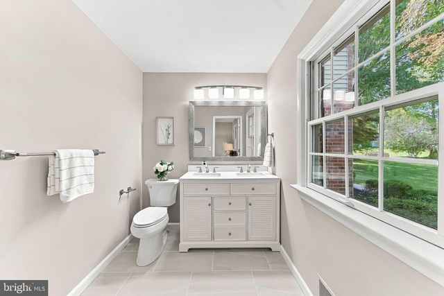 502 BEECHWOOD DR, Kennett Square, PA 19348