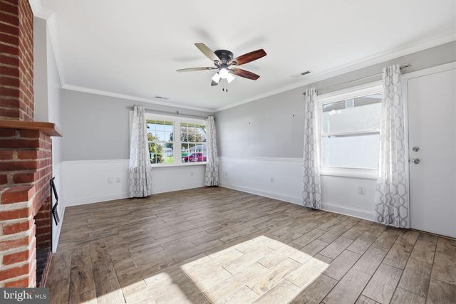 45 GRAYSTONE LN, Levittown, PA 19055
