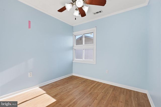 45 GRAYSTONE LN, Levittown, PA 19055