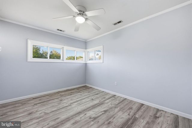 45 GRAYSTONE LN, Levittown, PA 19055