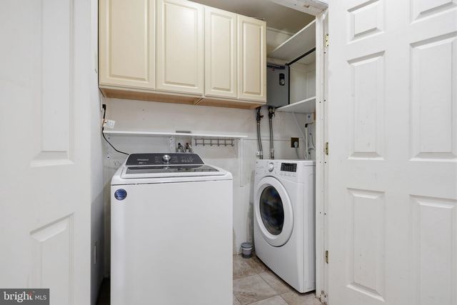 45 GRAYSTONE LN, Levittown, PA 19055