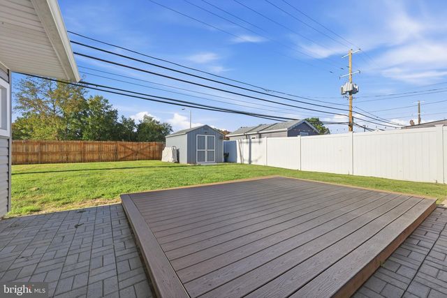 45 GRAYSTONE LN, Levittown, PA 19055
