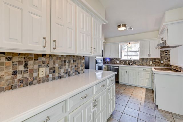 16339 Clearcrest Drive, Houston, TX 77059