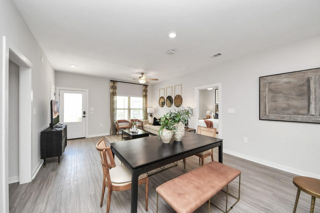 7711 Longmire Road 2, Conroe, TX 77304