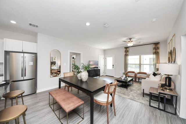 7711 Longmire Road 2, Conroe, TX 77304