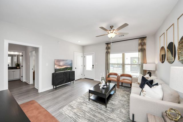 7711 Longmire Road 2, Conroe, TX 77304