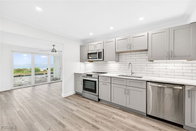 200 Periwinkle WAY 124, Sanibel, FL 33957