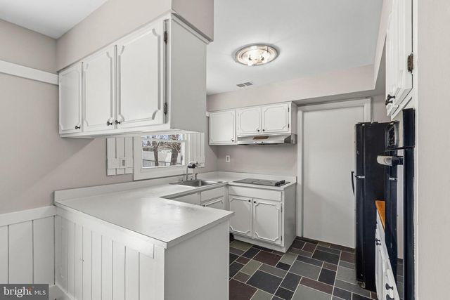 111 EDGE LN, Willingboro, NJ 08046