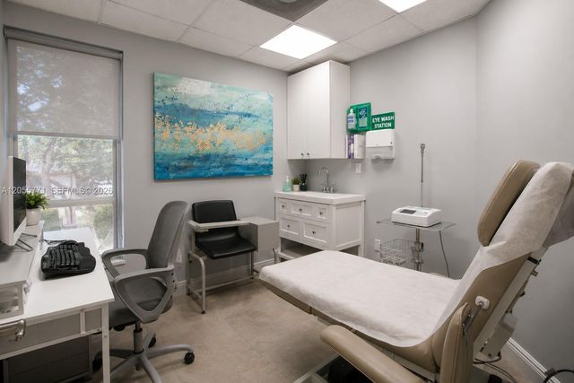 555 Biltmore Way 205, Coral Gables, FL 33134