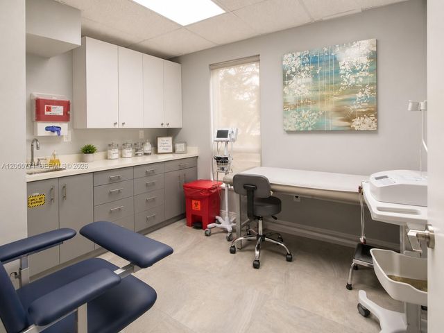555 Biltmore Way 205, Coral Gables, FL 33134