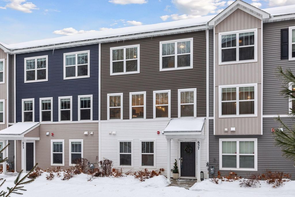 657 Village Drive 03, New Brighton, MN 55112