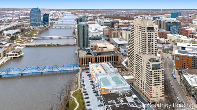 128 Campau Circle Nw, City Of Grand Rapids, MI 49503