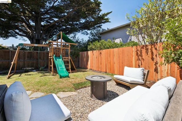 1409 66Th St, Berkeley, CA 94702