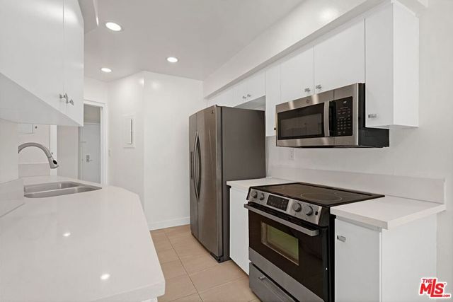 7250 Franklin Avenue 507, Los Angeles, CA 90046