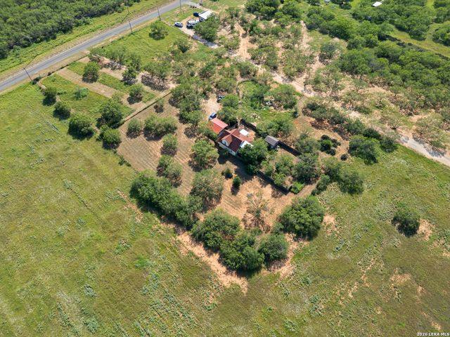90 COUNTY ROAD 308A, Jourdanton, TX 78026