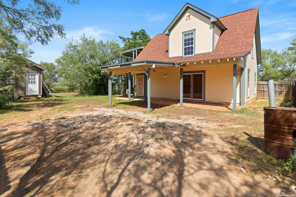 90 COUNTY ROAD 308A, Jourdanton, TX 78026