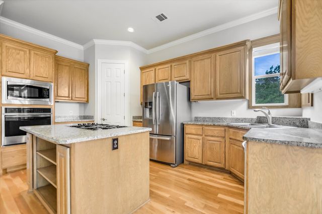 801 Chrissys CV, Austin, TX 78733