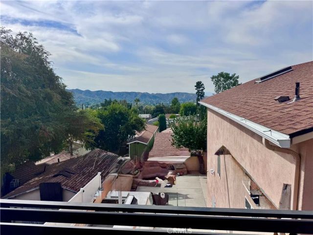 10787 Las lunitas Avenue, Tujunga, CA 91042