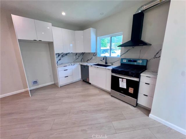 10787 Las lunitas Avenue, Tujunga, CA 91042