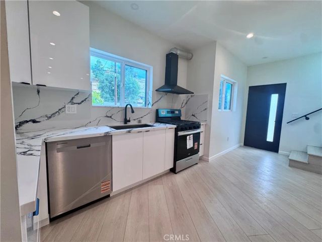 10787 Las lunitas Avenue, Tujunga, CA 91042