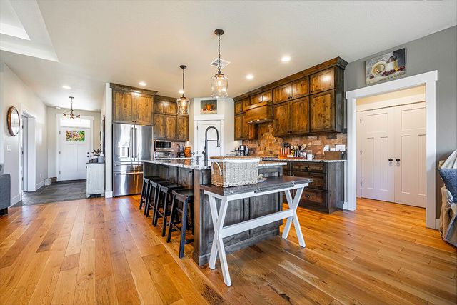 127 Pine Lake Drive, Eagle Point, OR 97524