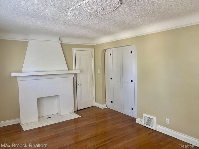 6127 GRAYTON Street, Detroit, MI 48224