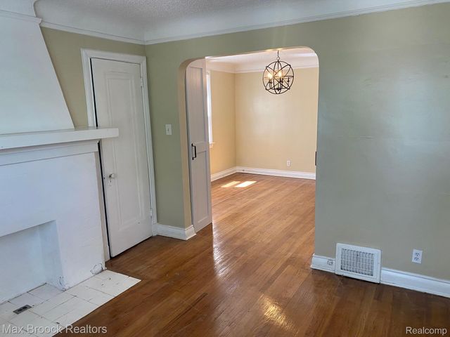 6127 GRAYTON Street, Detroit, MI 48224
