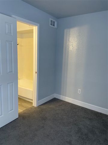 8703 Victorian Village Drive 8703, Houston, TX 77071