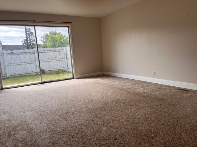 1289 Court E Court 1289, Hanover Park, IL 60133