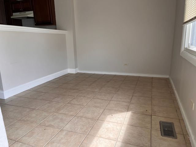 1289 Court E Court 1289, Hanover Park, IL 60133