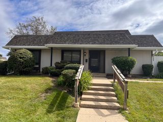 1289 Court E Court 1289, Hanover Park, IL 60133