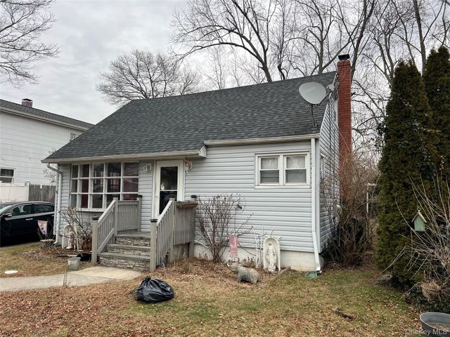 25 Gores Drive, Mastic, NY 11950