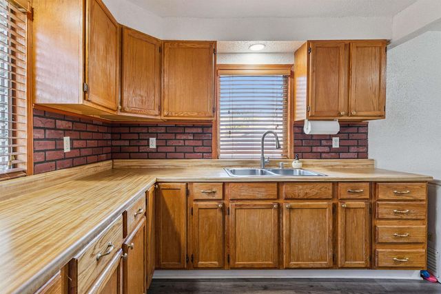 1125 Bertch Avenue, Waterloo, IA 50702