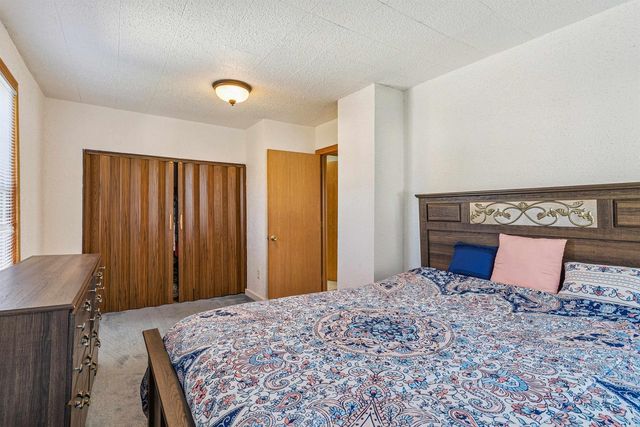 1125 Bertch Avenue, Waterloo, IA 50702