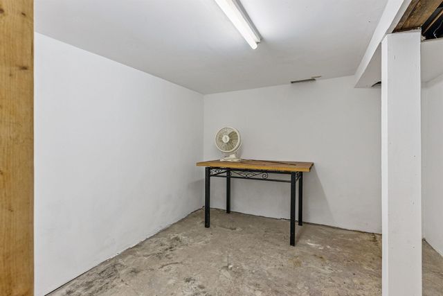 1125 Bertch Avenue, Waterloo, IA 50702