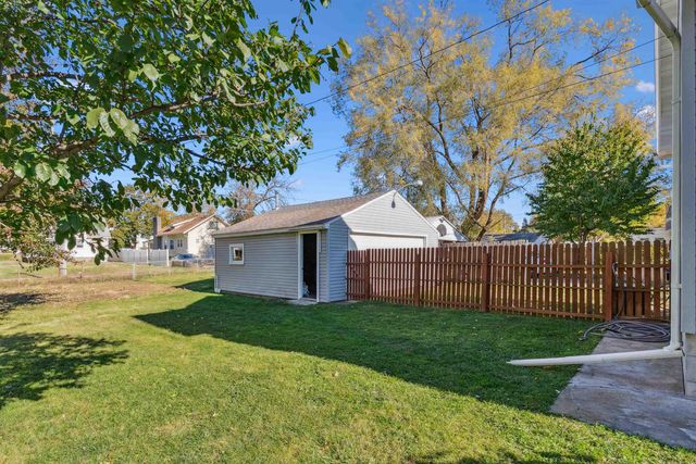 1125 Bertch Avenue, Waterloo, IA 50702