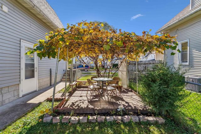 1125 Bertch Avenue, Waterloo, IA 50702