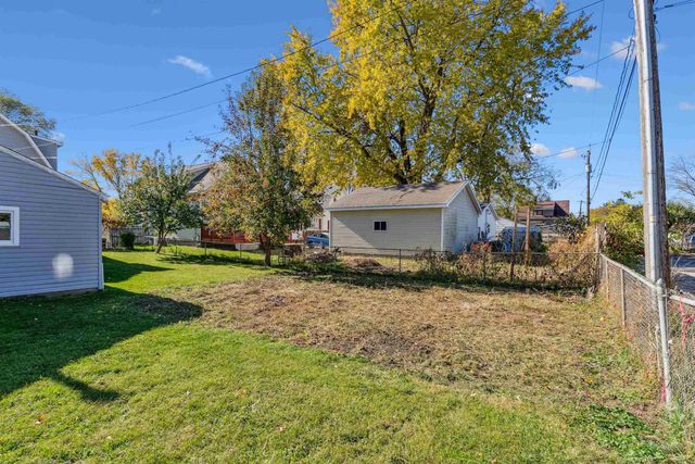 1125 Bertch Avenue, Waterloo, IA 50702