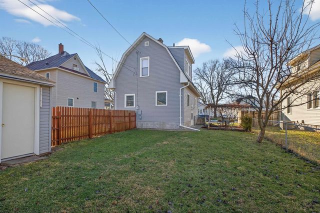 1125 Bertch Avenue, Waterloo, IA 50702