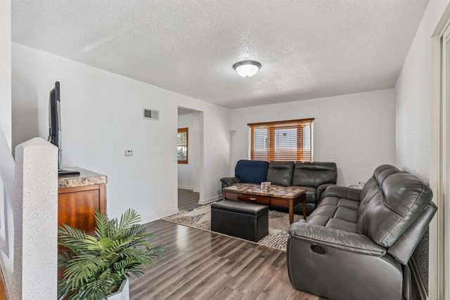 1125 Bertch Avenue, Waterloo, IA 50702