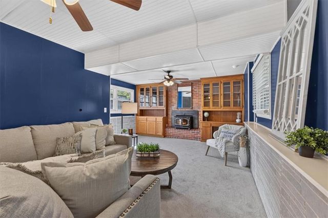 8204 E 79TH Street, Kansas City, MO 64138
