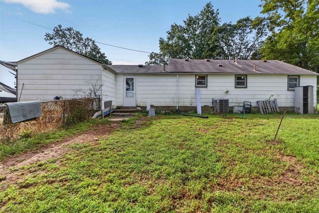 8204 E 79TH Street, Kansas City, MO 64138