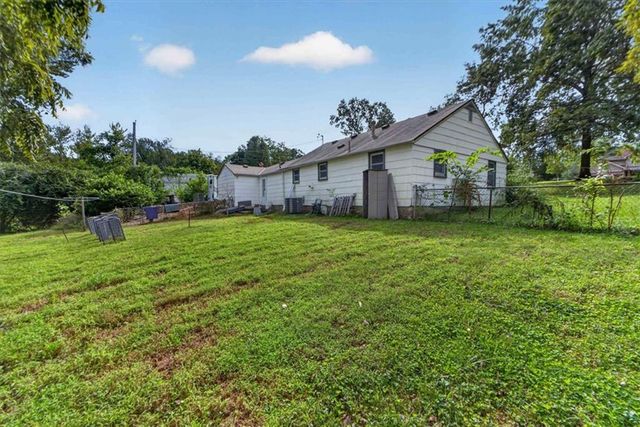8204 E 79TH Street, Kansas City, MO 64138